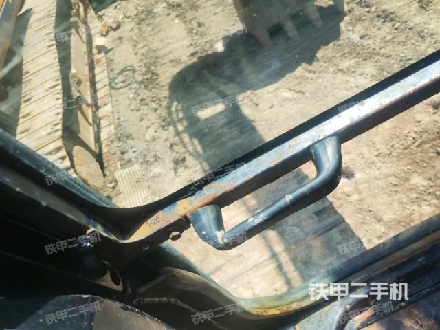 后窗玻璃角标(驾驶室部分) 后窗玻璃角标(驾驶室部分)