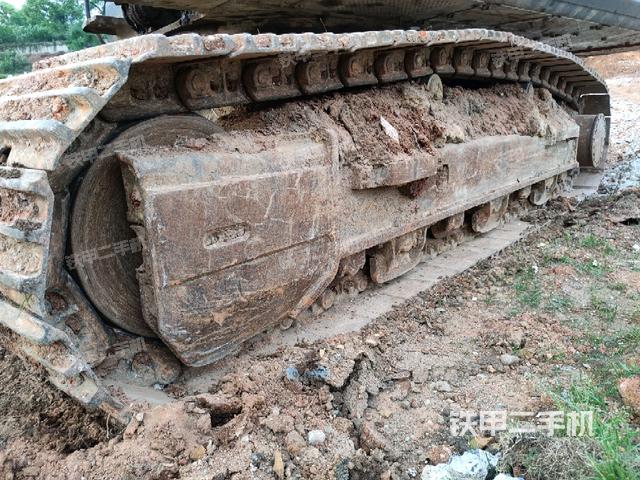 左側(cè)履帶整體?(行走機(jī)構(gòu)) 左側(cè)履帶整體?(行走機(jī)構(gòu))