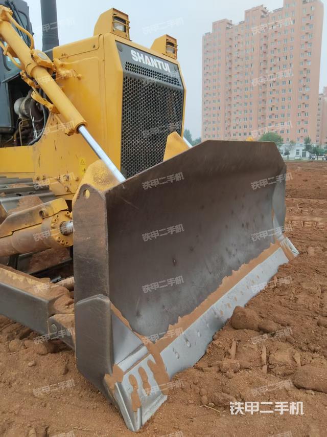 整机左侧（设备外观及核心部件）