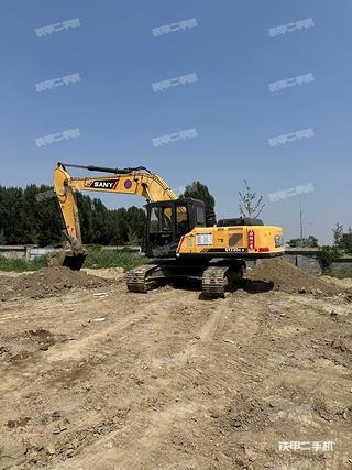 三一重工SY235C挖掘机实拍图片