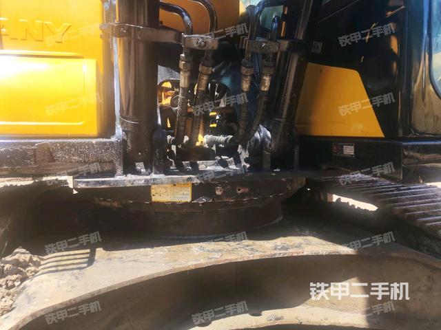 铲斗右后整体(工作和回转装置) 铲斗右后整体(工作和回转装置)