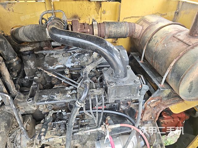 发动机整体俯视(整机外观) 发动机整体俯视(整机外观)