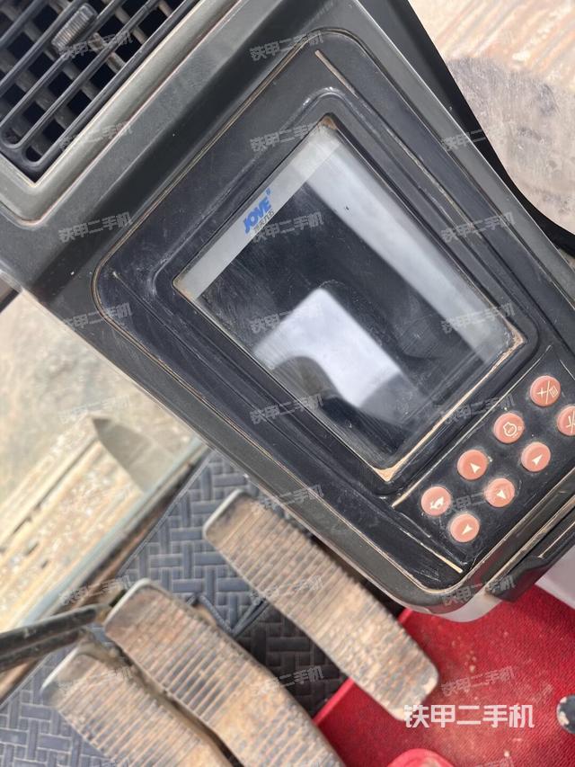 座椅右侧控制台/钥匙门/油门/含右手柄（驾驶室部分）