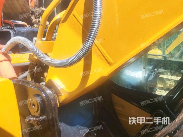 大臂根部 斜视(工作和回转装置) 大臂根部 斜视(工作和回转装置)