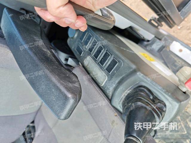 顶棚整体（驾驶室部分）