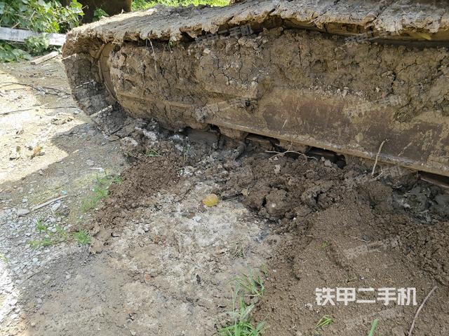 左驅(qū)動輪（行走機構(gòu)）