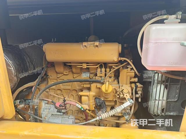 发动机整体俯视(整机外观) 发动机整体俯视(整机外观)