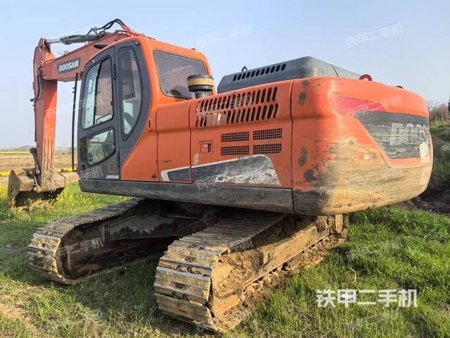 整机右后45°(整机外观) 整机右后45°(整机外观)