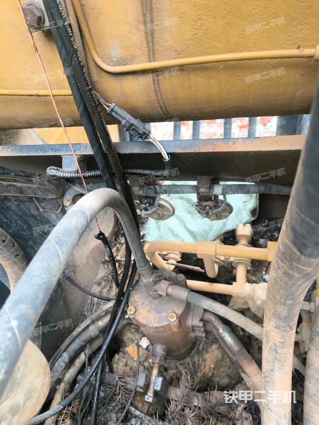 中央回转接头特写(上车部件) 中央回转接头特写(上车部件)