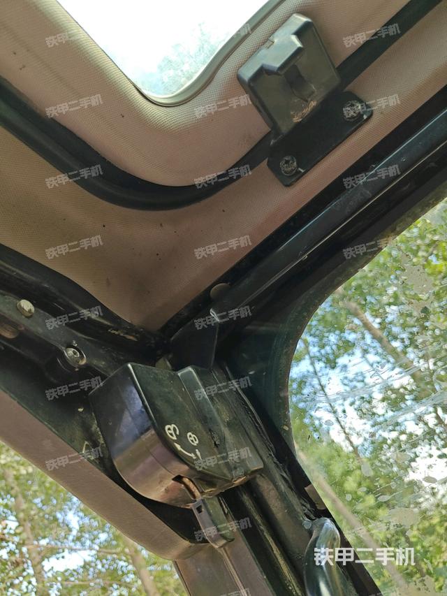 駕駛室左前45度（駕駛室部分）