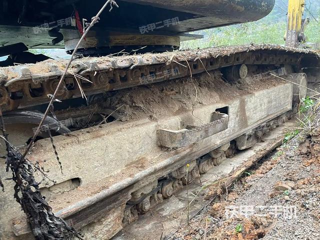 单侧履带整体(整机外观) 单侧履带整体(整机外观)