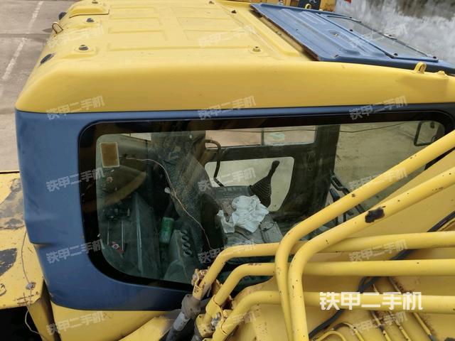 驾驶室顶部（整机外观）