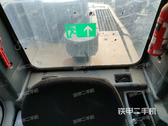 座椅后部(驾驶室部分) 座椅后部(驾驶室部分)