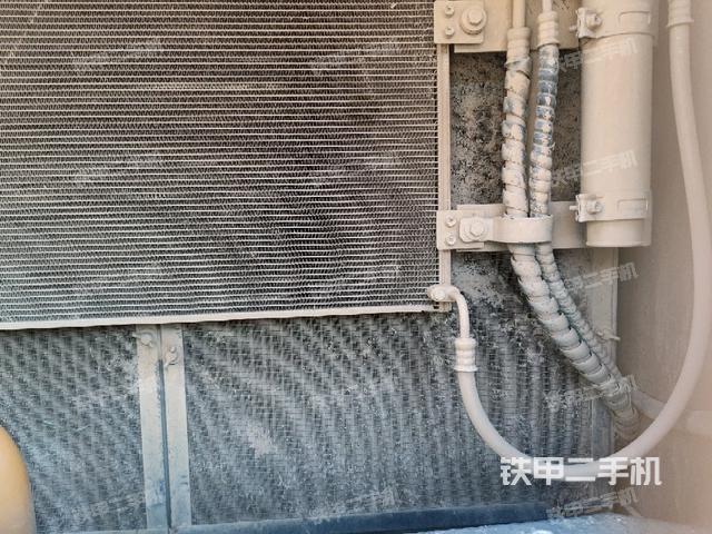 散热器正面(大件舱室) 散热器正面(大件舱室)