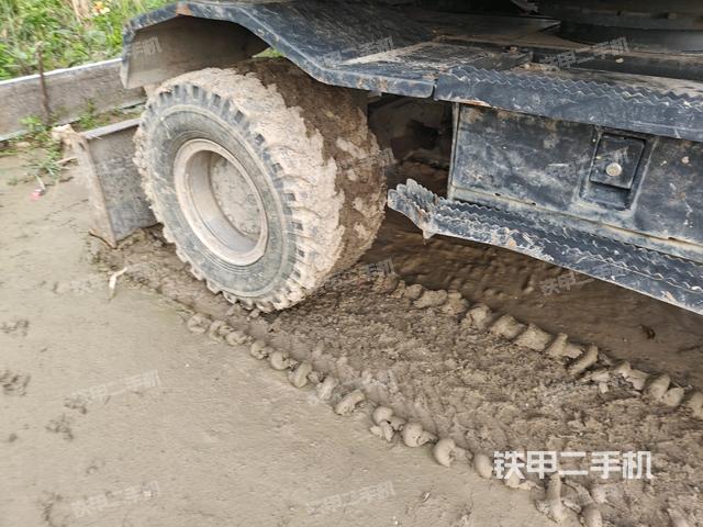 左側(cè)履帶整體?(行走機(jī)構(gòu)) 左側(cè)履帶整體?(行走機(jī)構(gòu))