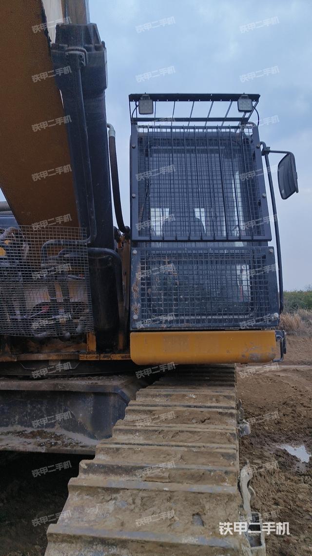 驾驶室整体(整机外观) 驾驶室整体(整机外观)