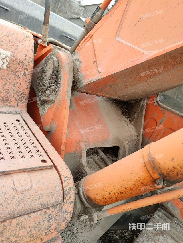 大臂根部 斜视(工作和回转装置) 大臂根部 斜视(工作和回转装置)