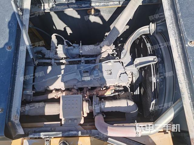 发动机室(上车部件) 发动机室(上车部件)