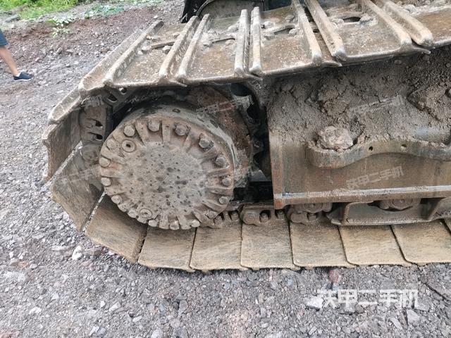 右导向轮(行走机构) 右导向轮(行走机构)