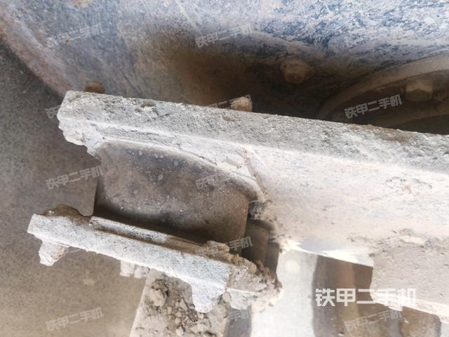 发动机舱液压泵全景（压路机发动机舱）