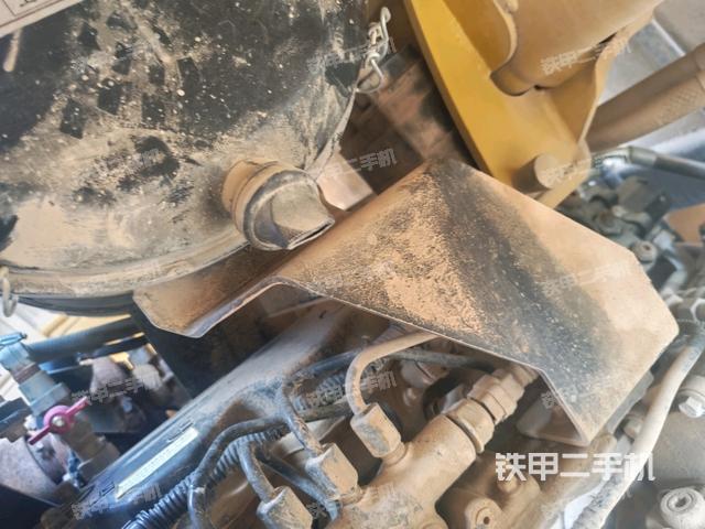 散热器全景（压路机发动机舱）