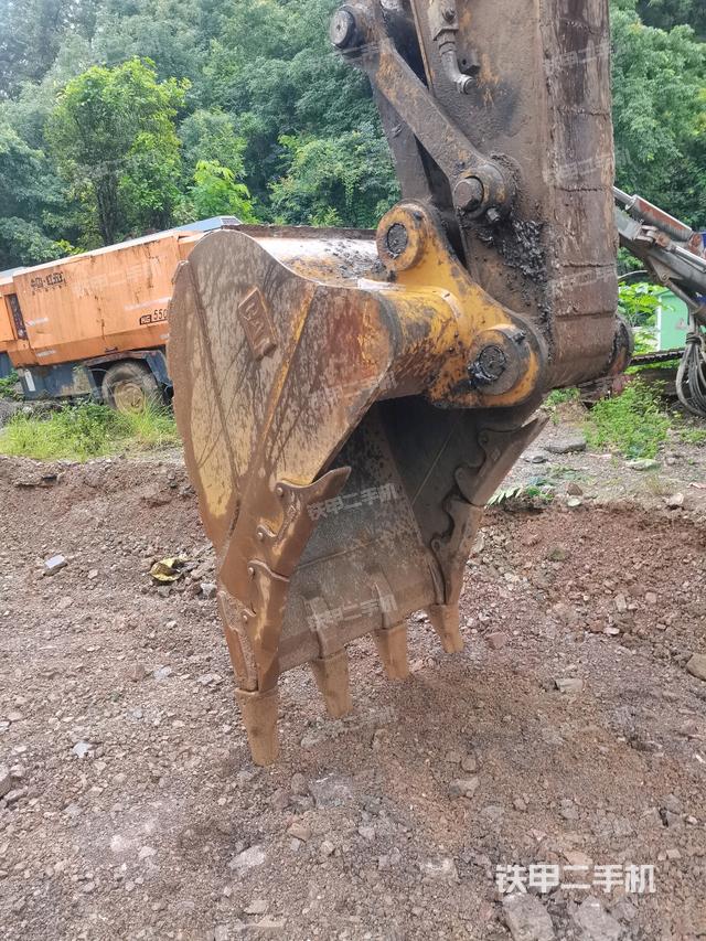 铲斗45度(工作和回转装置) 铲斗45度(工作和回转装置)