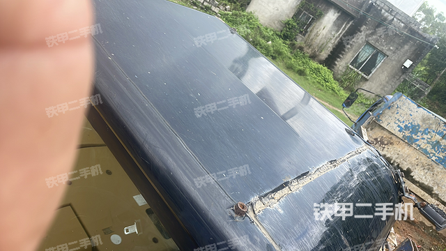 驾驶室顶部（整机外观）