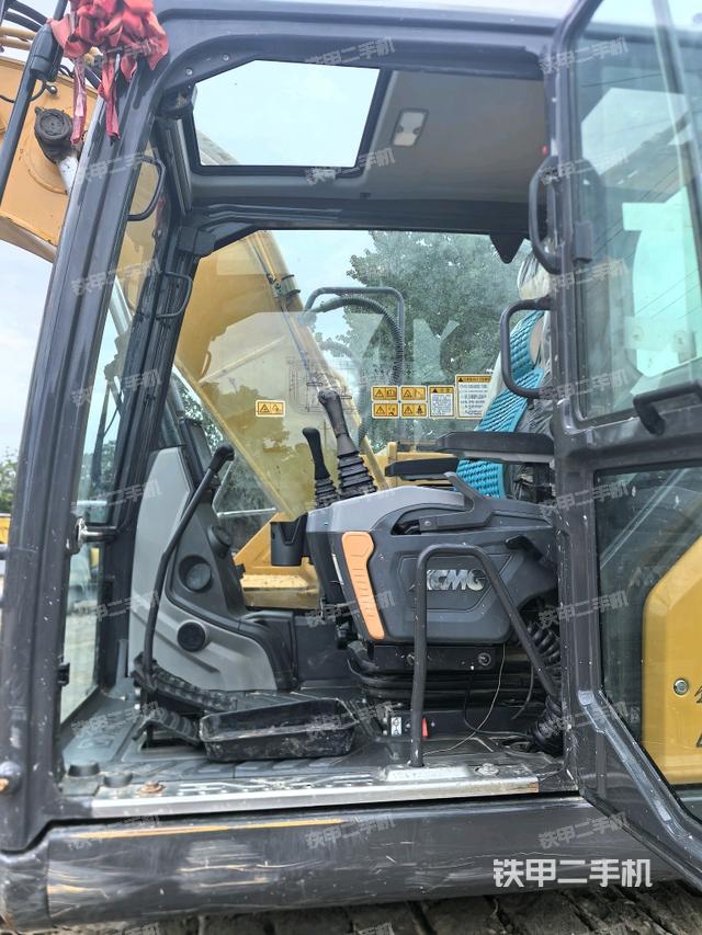 驾驶室整体(整机外观) 驾驶室整体(整机外观)