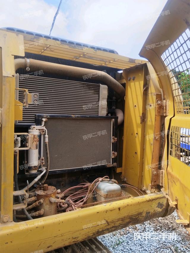 散热器正面(大件舱室) 散热器正面(大件舱室)