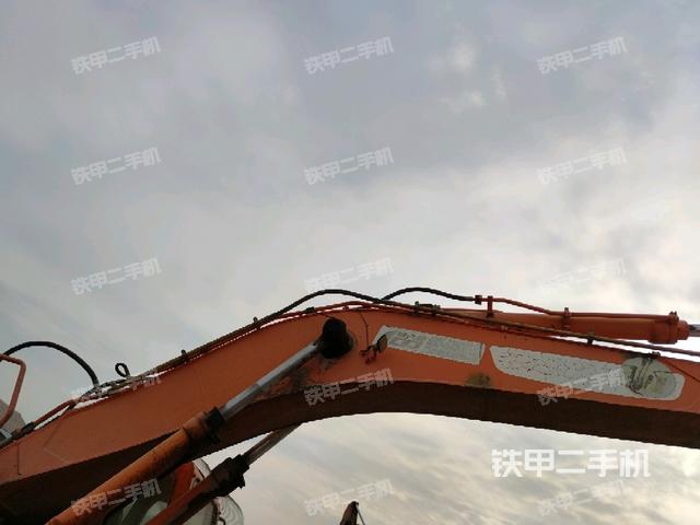 大臂整体 右侧(工作和回转装置) 大臂整体 右侧(工作和回转装置)