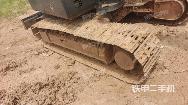 右侧履带整体 (行走机构) 右侧履带整体 (行走机构)