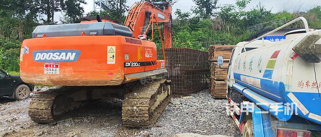 整机右后45°(整机外观) 整机右后45°(整机外观)