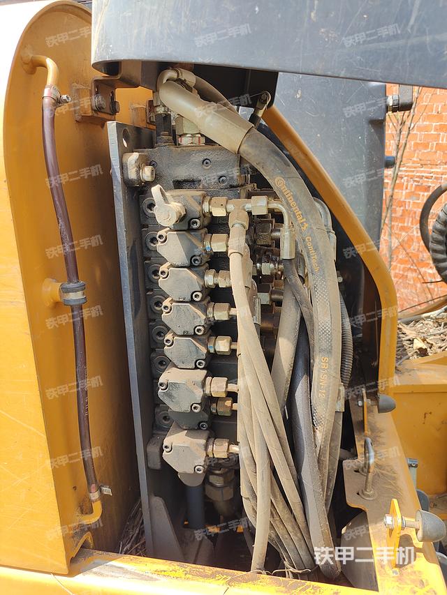 发动机整体俯视(整机外观) 发动机整体俯视(整机外观)