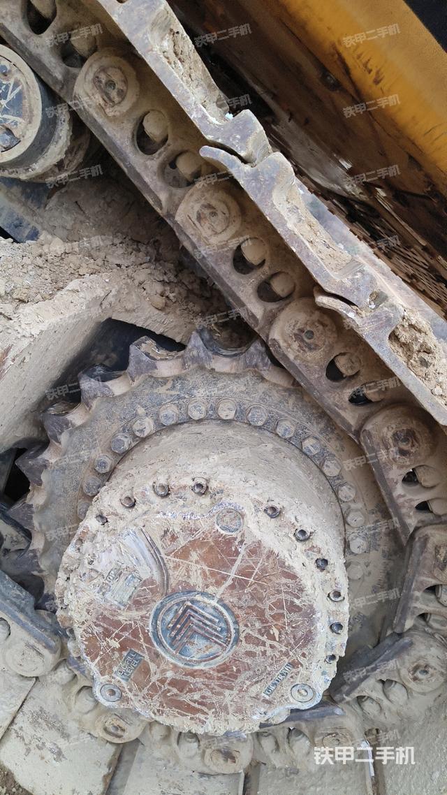 单侧履带整体(整机外观) 单侧履带整体(整机外观)