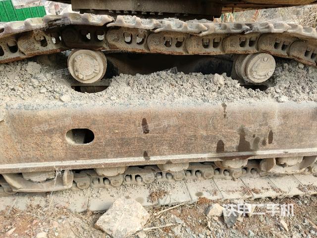 左导向轮(行走机构) 左导向轮(行走机构)