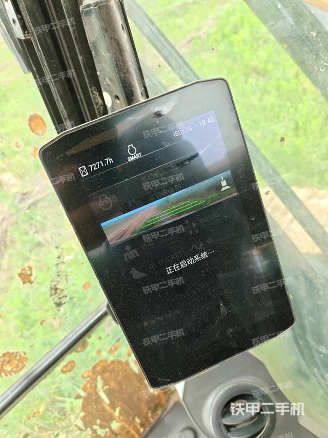 显示屏 (驾驶室部分) 显示屏 (驾驶室部分)