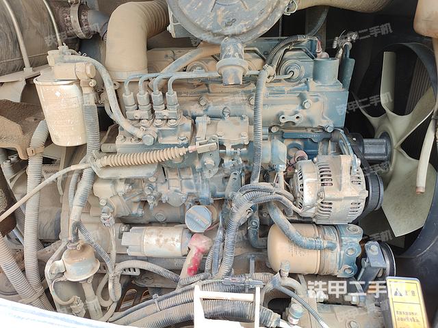 单侧履带整体(整机外观) 单侧履带整体(整机外观)