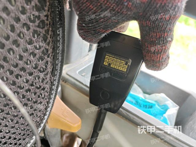 后窗玻璃角标(驾驶室部分) 后窗玻璃角标(驾驶室部分)