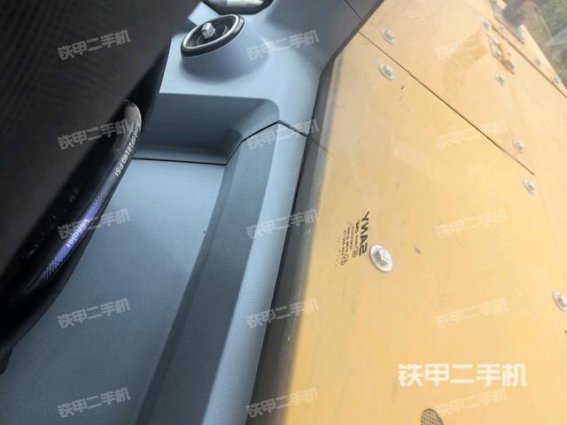 座椅后部(驾驶室部分) 座椅后部(驾驶室部分)