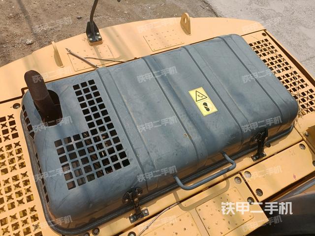 发动机室(上车部件) 发动机室(上车部件)