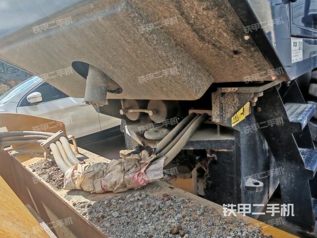 发动机舱全景（压路机发动机舱）