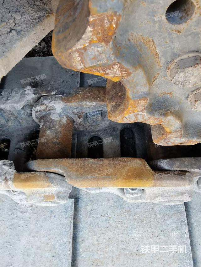 右导向轮(行走机构) 右导向轮(行走机构)