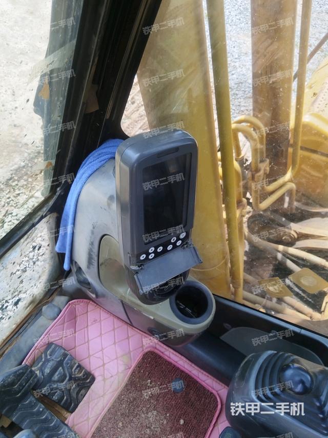 显示屏 (驾驶室部分) 显示屏 (驾驶室部分)