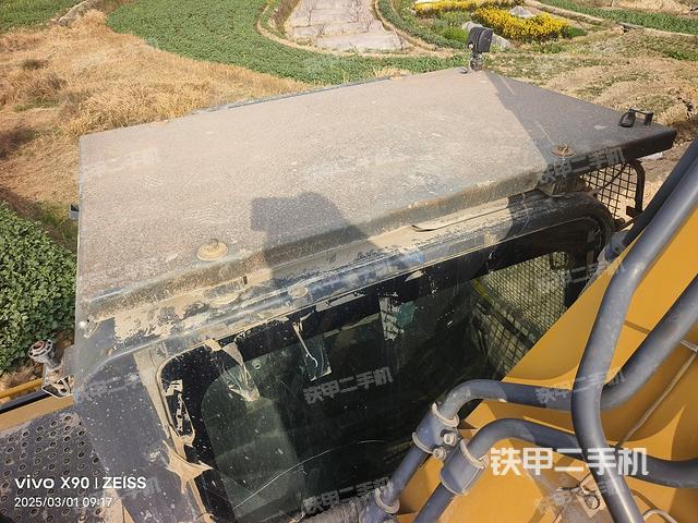 驾驶室顶部俯视(上车部件) 驾驶室顶部俯视(上车部件)