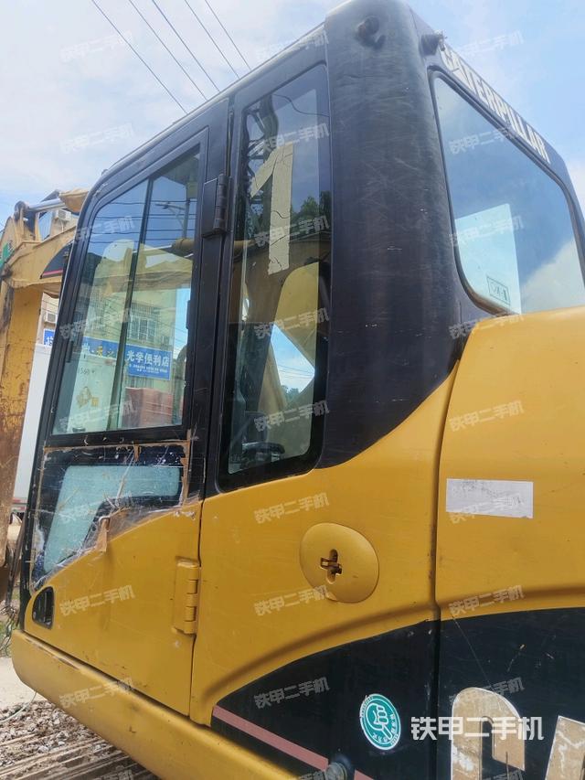 驾驶室左后45度(驾驶室部分) 驾驶室左后45度(驾驶室部分)