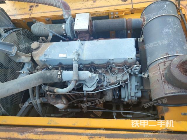 气门室盖螺丝特写(上车部件) 气门室盖螺丝特写(上车部件)