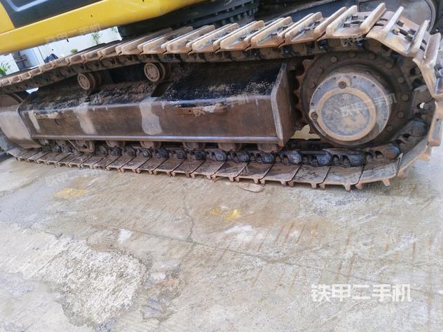 單側(cè)履帶整體(整機外觀) 單側(cè)履帶整體(整機外觀)