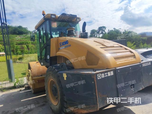 左后45°（压路机整机外观）