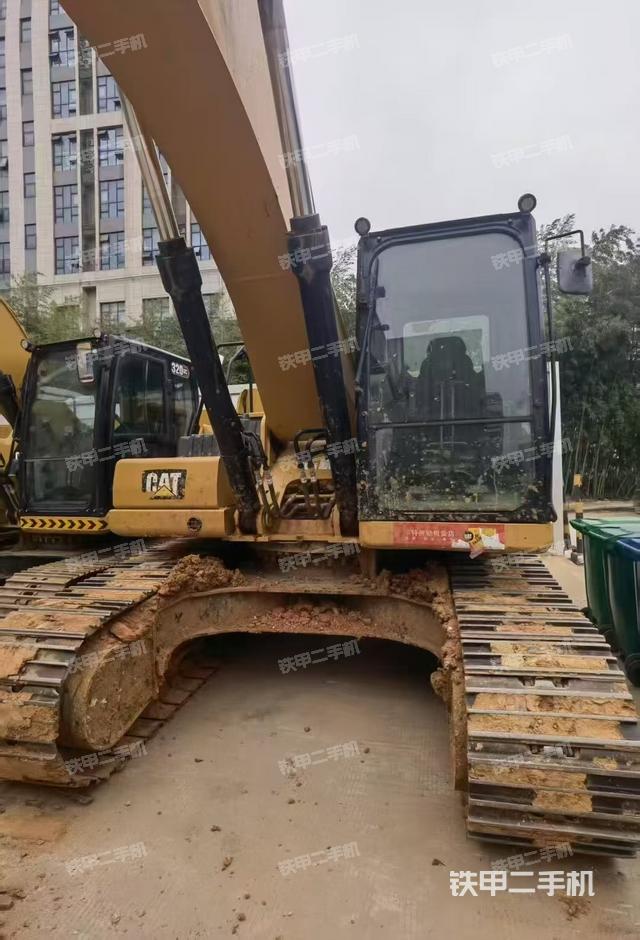 单侧履带整体(整机外观) 单侧履带整体(整机外观)