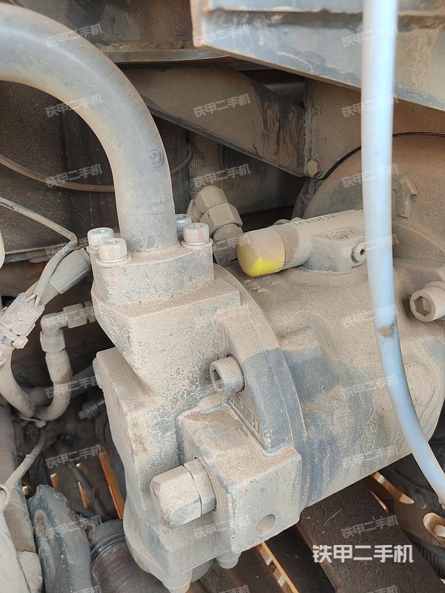 驾驶室整体(整机外观) 驾驶室整体(整机外观)